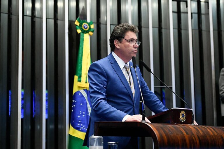Wilder Morais diz que pode adotar câmeras corporais na PM de Goiás