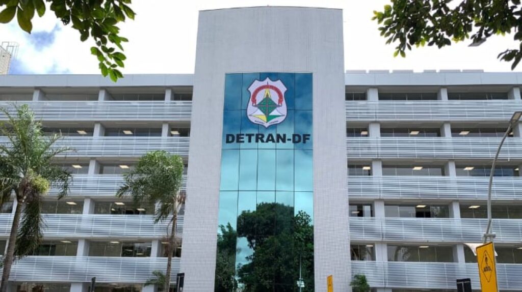 Detran-DF muda regras para provas da CNH e amplia uso de biometria