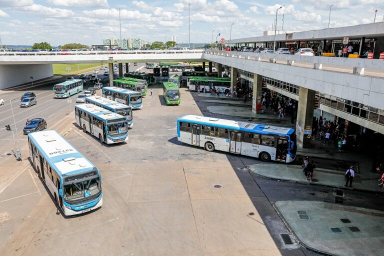 Ônibus do DF terão horários de dia útil e passagem gratuita no domingo de eleição