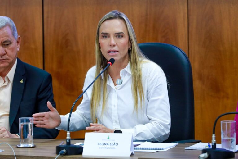 Celina apresenta plano de R$ 29,2 bilhões para ampliar Metrô e criar dois VLTs no DF