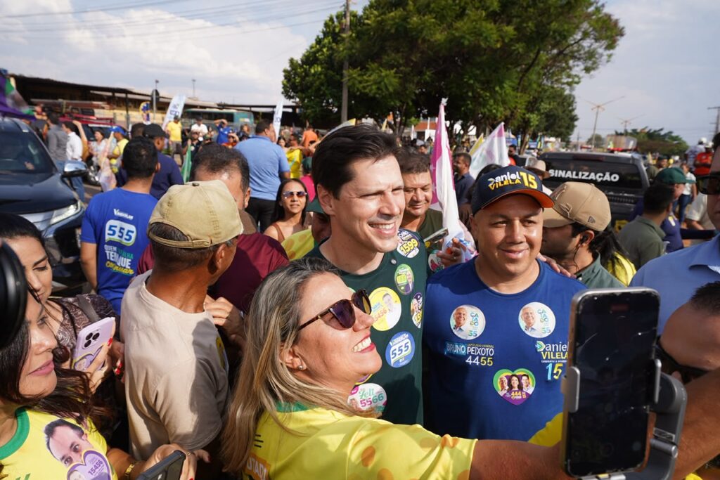 Daniel Vilela e Caiado reúnem 2,5 mil veículos em carreatas no Entorno do DF