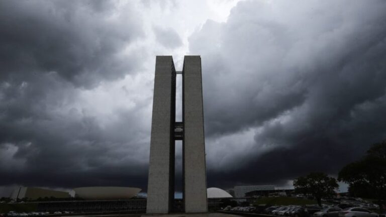 Previsão do tempo no DF: terça-feira tem alerta de tempestade e ventos de até 60 km/h