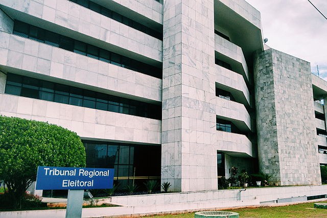 TRE-DF rejeita pedidos do PL contra Acorda DF e multa Gabriel Magno