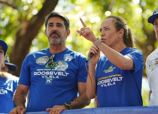 Roosevelt Vilela reúne mais de 5 mil no Eixão Sul em ato com Celina Leão