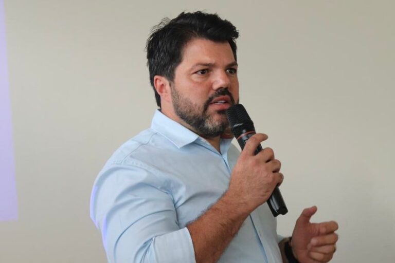 Márcio Corrêa expõe contradições de Wilder e chama candidatura de “projeto falido”