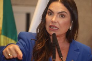 Ação no TRE-DF pede cassação e inelegibilidade de Paula Belmonte por uso indevido da propaganda eleitoral