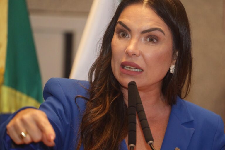 Ação no TRE-DF pede cassação e inelegibilidade de Paula Belmonte por uso indevido da propaganda eleitoral