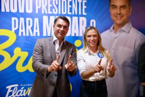 De Flávio a Nikolas, direita se une em peso em torno de Celina Leão no DF