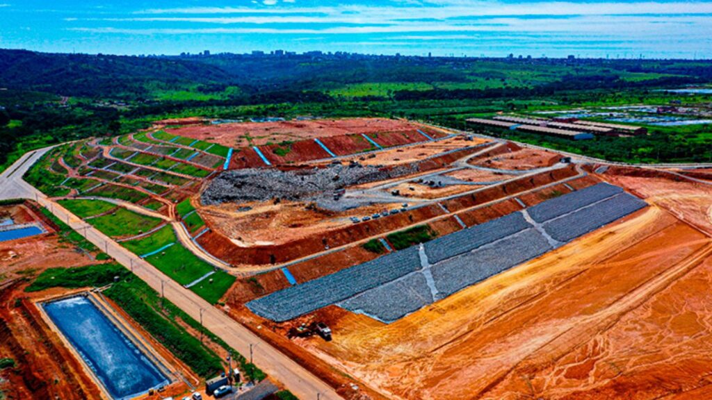 Vista aérea do Aterro Sanitário de Brasília, em Samambaia