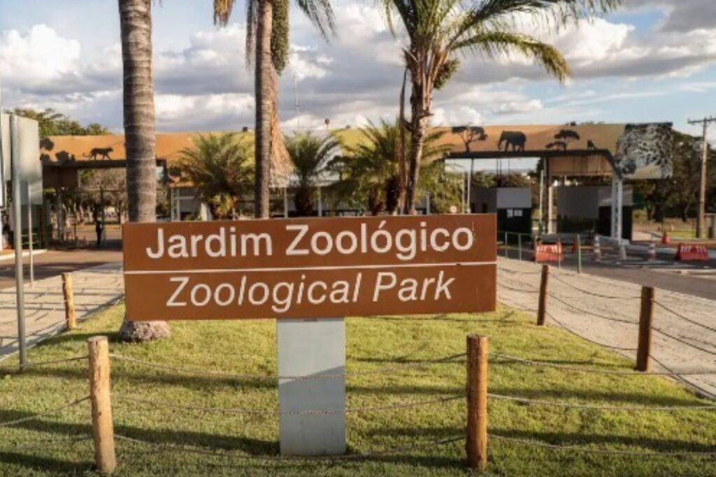 Placa de entrada do Jardim Zoológico de Brasília